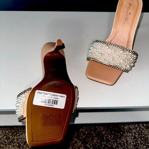 NWT Anne Michelle sandals sz 6